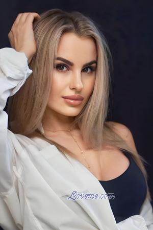 217621 - Viktoriia Age: 30 - Ukraine