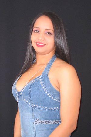 71102 - Lina Age: 26 - Colombia