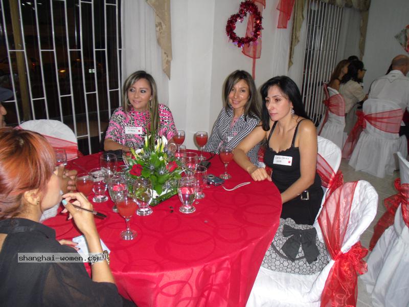 medellin-women-1