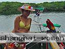 cartagena-women-boat-1104-10