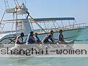 cartagena-women-boat-1104-40